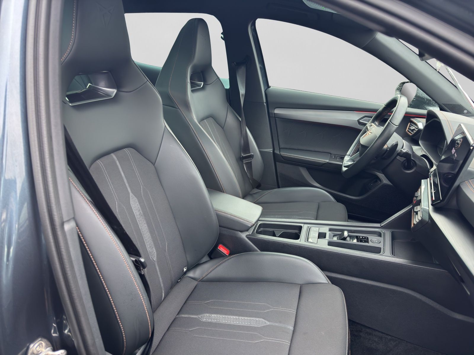 Cupra Formentor 2.0 TSI DSG 4D VZ KAMERA PANO AHK