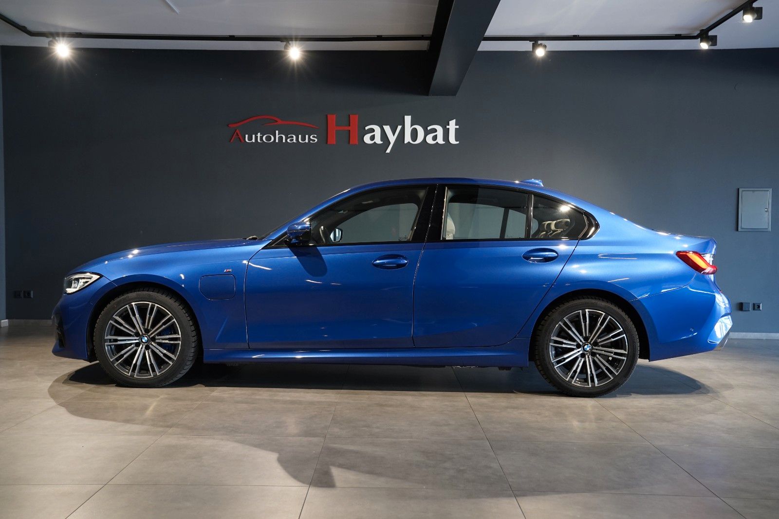 BMW 330e M Sport LCProf-Laser-360-HuD-ACC-H&K-ad.Fwk