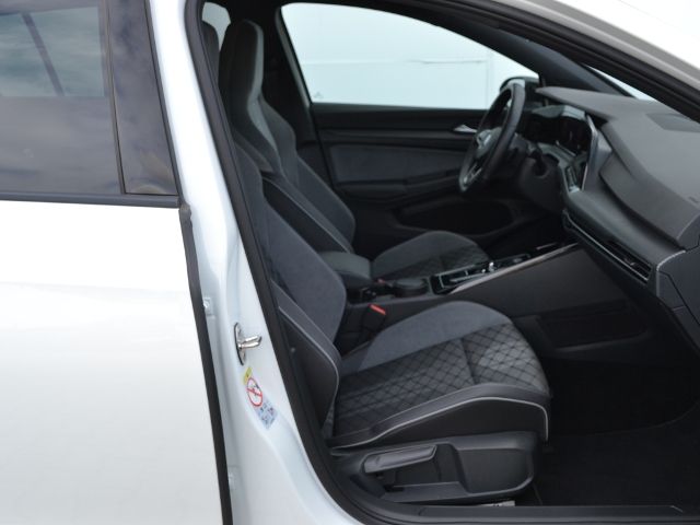 Volkswagen Golf VIII Variant 2.0 TSI DSG R-Line Black - Samsaru's Car Outlet