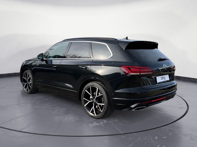 Volkswagen Touareg 3.0 TDI R-LINE - Samsaru's Car Outlet