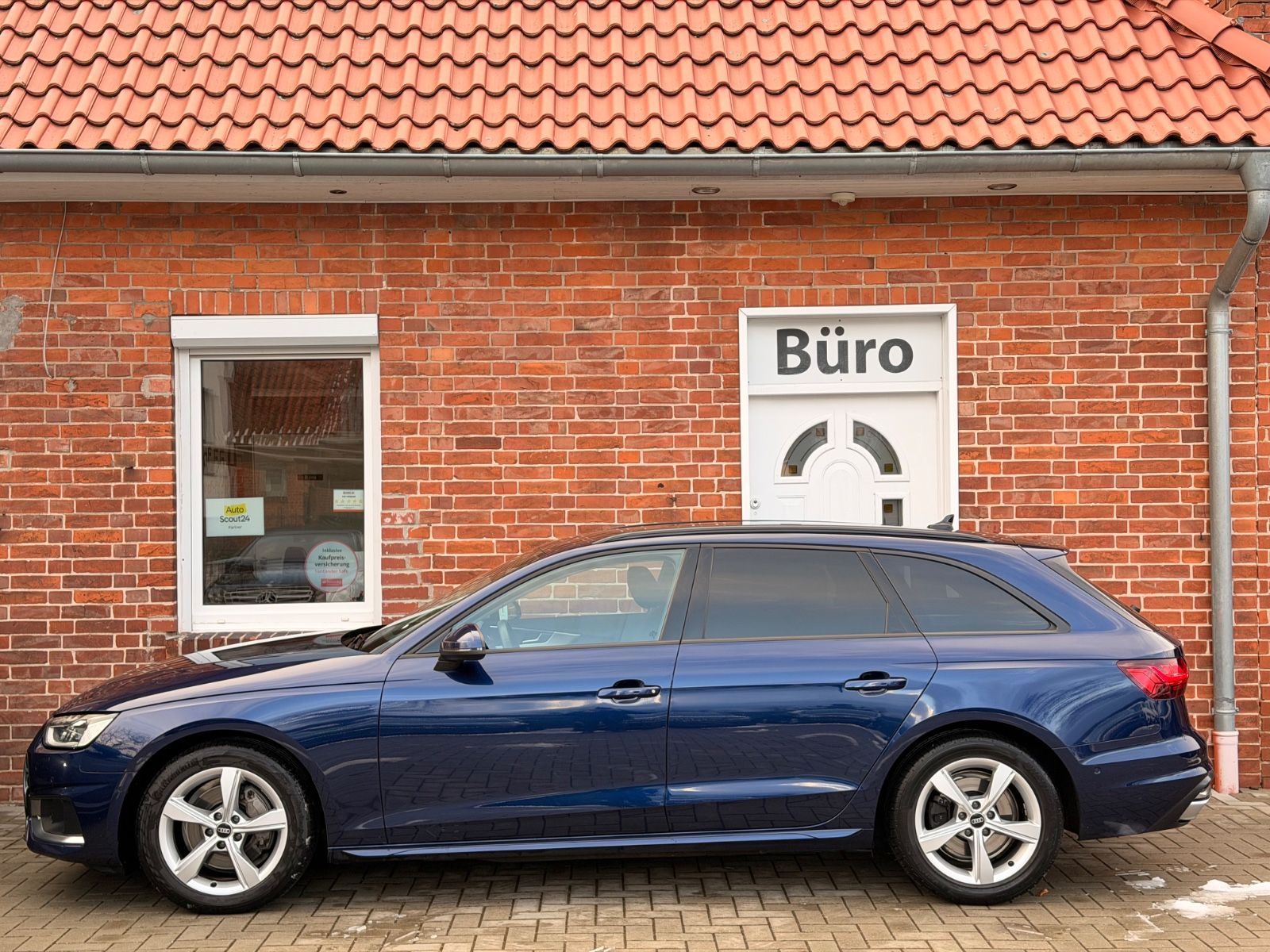 Audi A4 Avant 40 TDI quattro*AHK/HEAD-UP/KAMERA/SHZ*