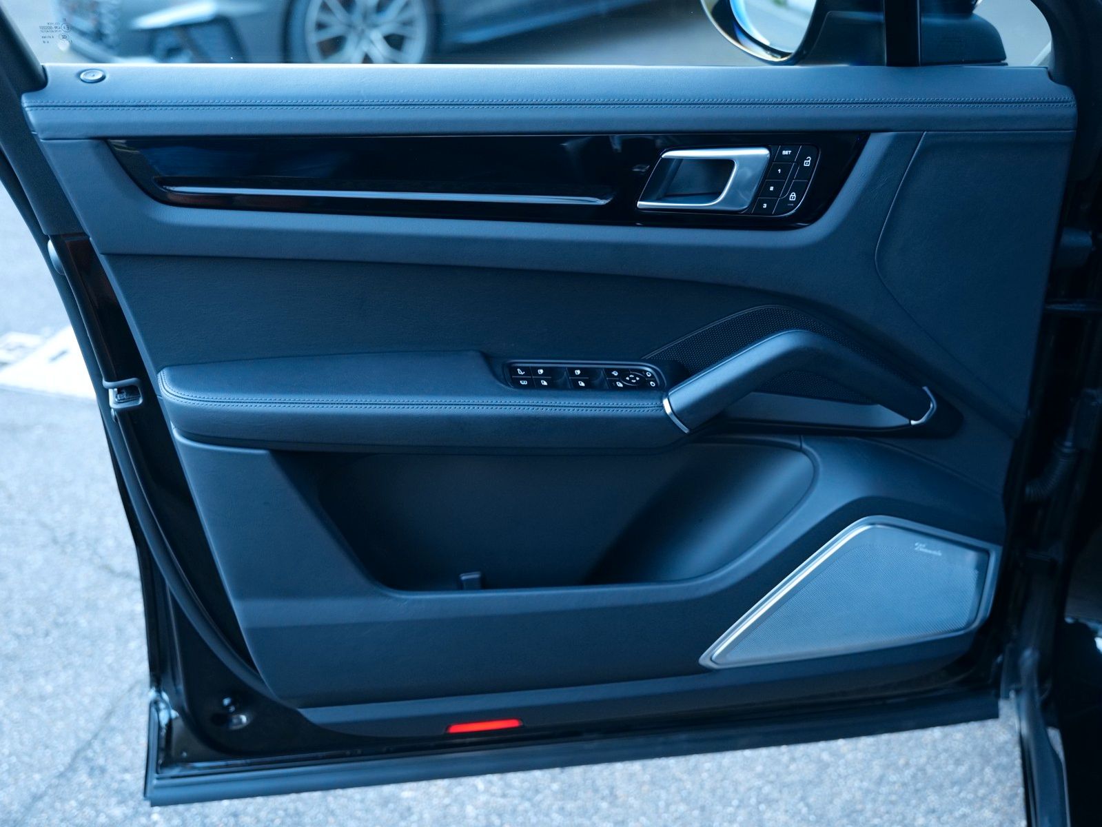 Porsche Cayenne Coupe E-Hybrid Platinum Edi SPORT DESIGN