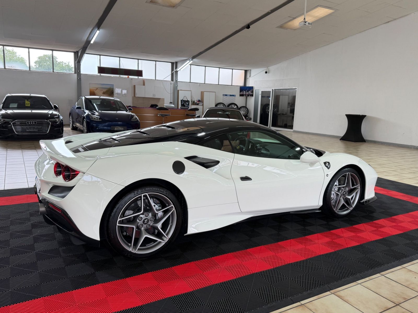 Ferrari F8 Carbon Paket/JBL/Lift