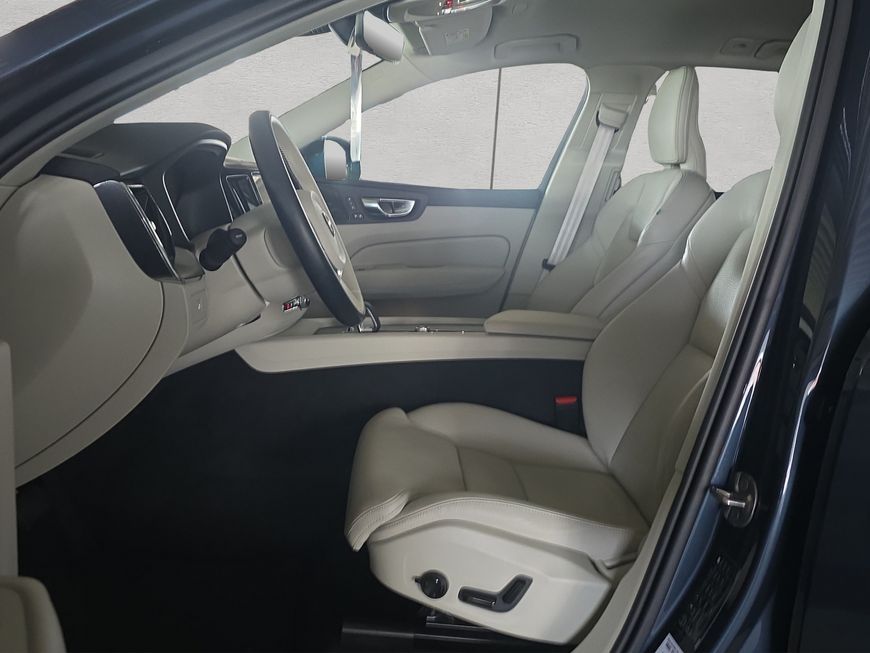 Volvo XC60 B5 B AWD Core