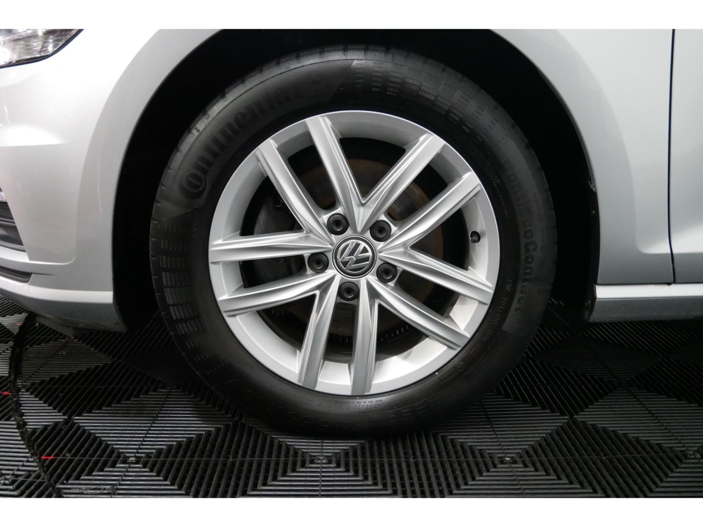 Volkswagen Golf Variant Comfortline 2.0 TDI - Samsaru's Car Outlet