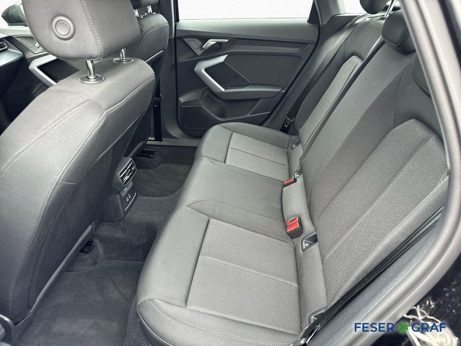 Audi A3 Limousine 30 TFSI 85 kW S tro.+CARPLAY+SITZHE