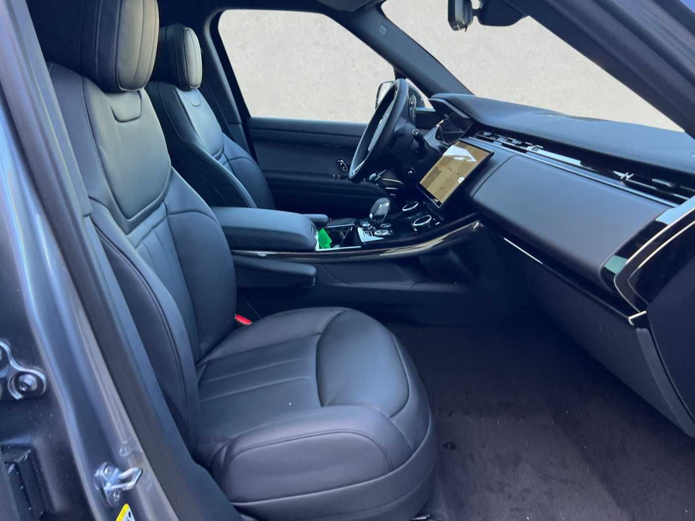 Range Rover Sport D300 Dynamic HSE - Samsaru's Car Outlet