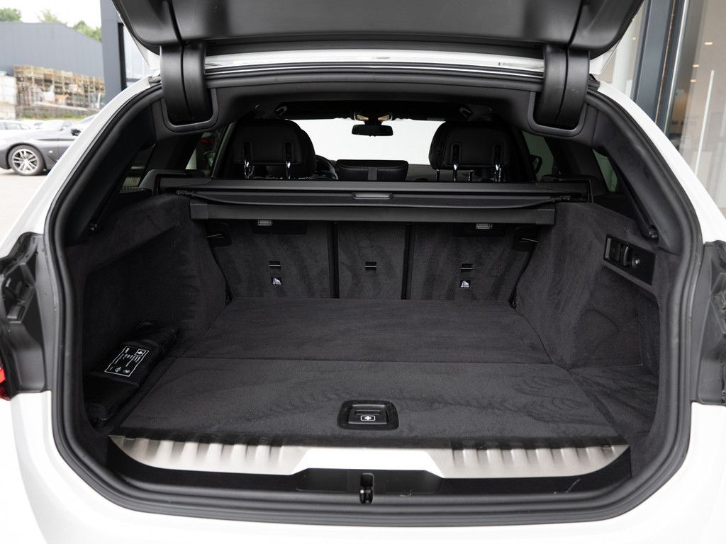 BMW 320e Touring Sport Line - Samsaru's Car Outlet