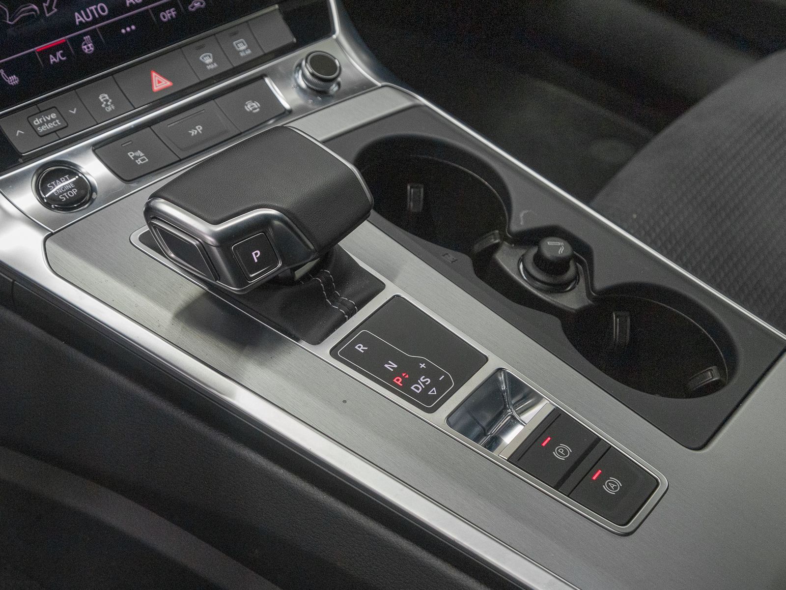Audi A6 Avant 55 TFSIe Q S LINE - Samsaru's Car Outlet