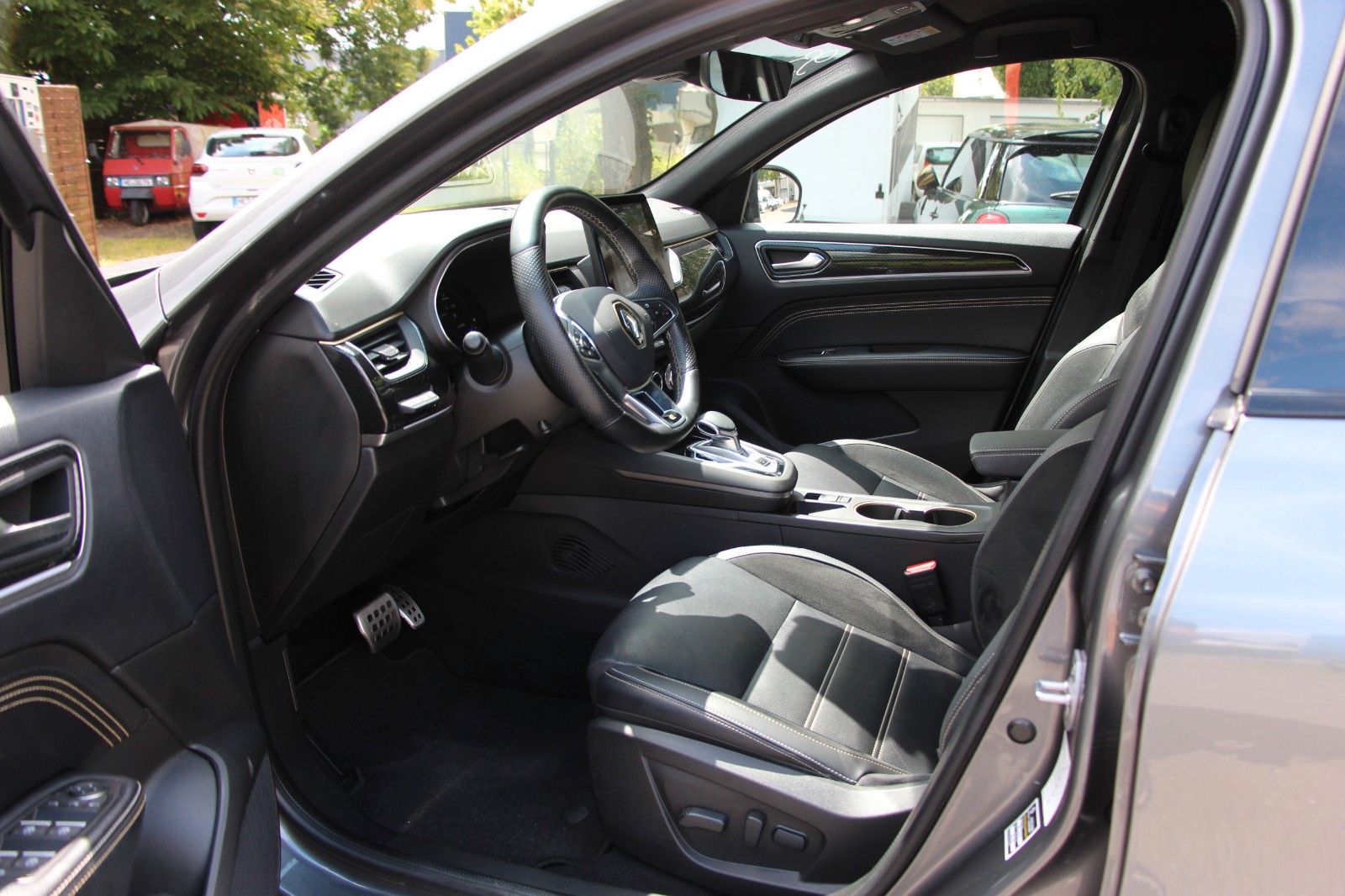 Renault Arkana Full Hybrid 145 E-TECH engineered - Samsaru's Car Outlet