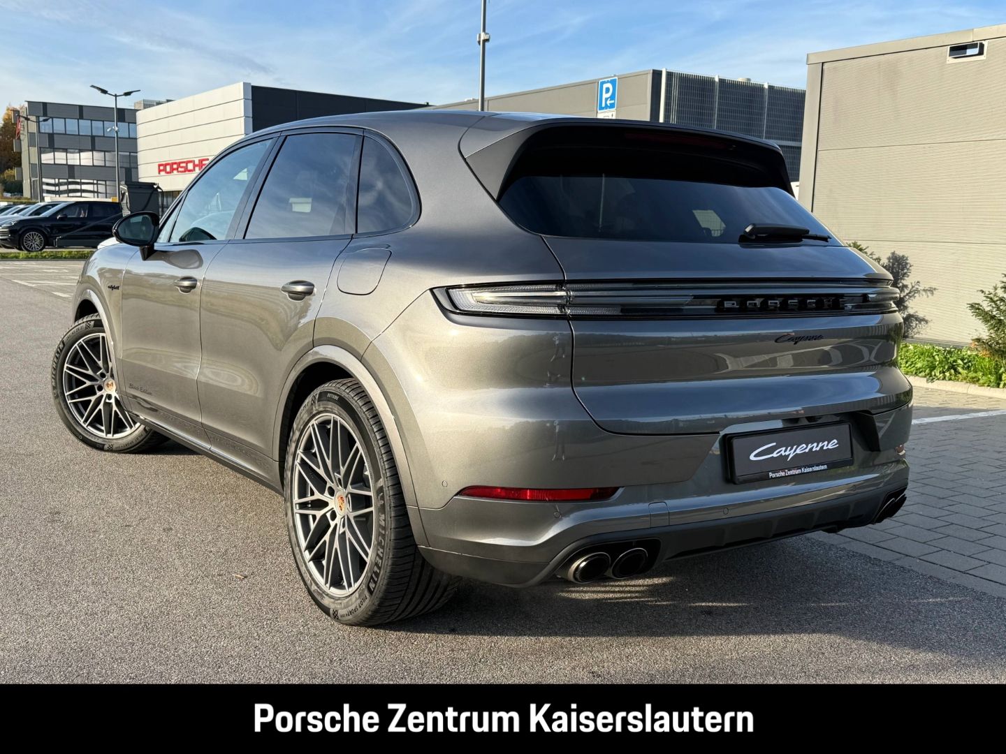 Porsche Cayenne E-Hybrid Black Edition HA-Lenkung 21-Zol
