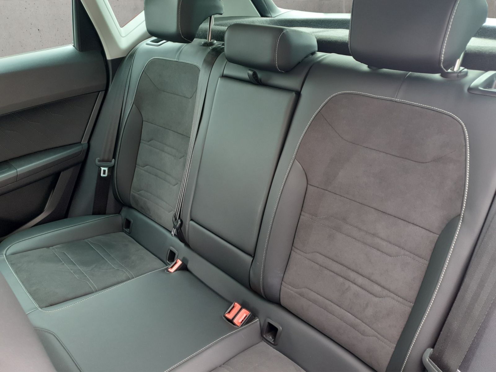 Seat Ateca 2.0 TDI Xperience 4Drive AHK Standheizung