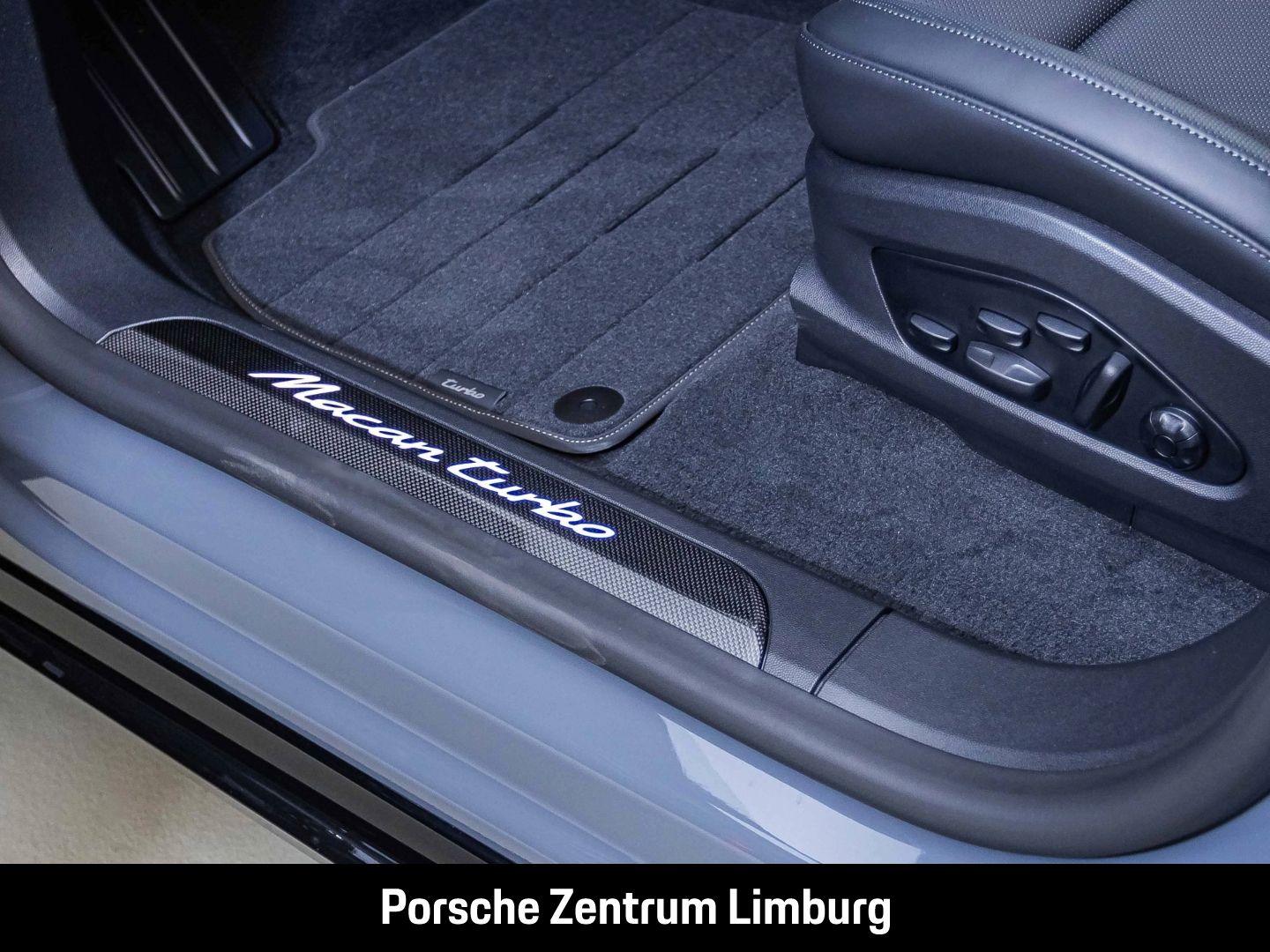 Porsche Macan Turbo BOSE Panoramadach Luftfederung LED