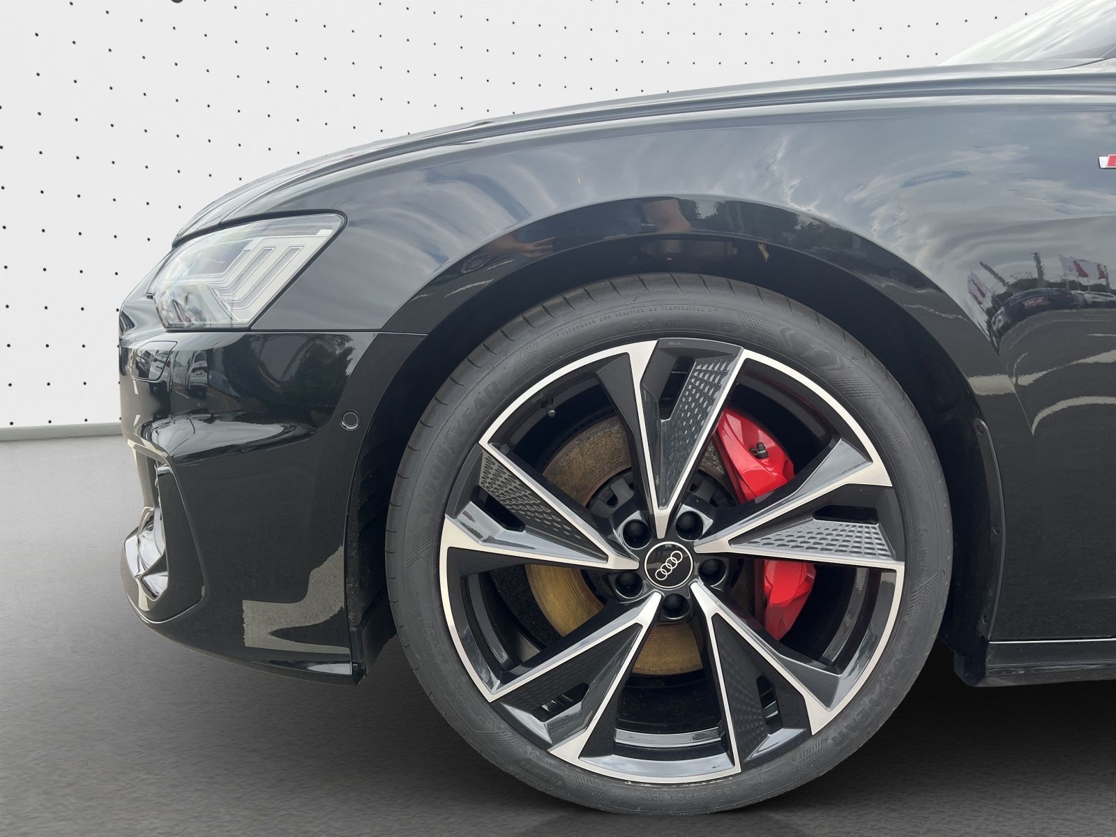 Audi A6 Avant 55 TFSI e S line - Samsaru's Car Outlet
