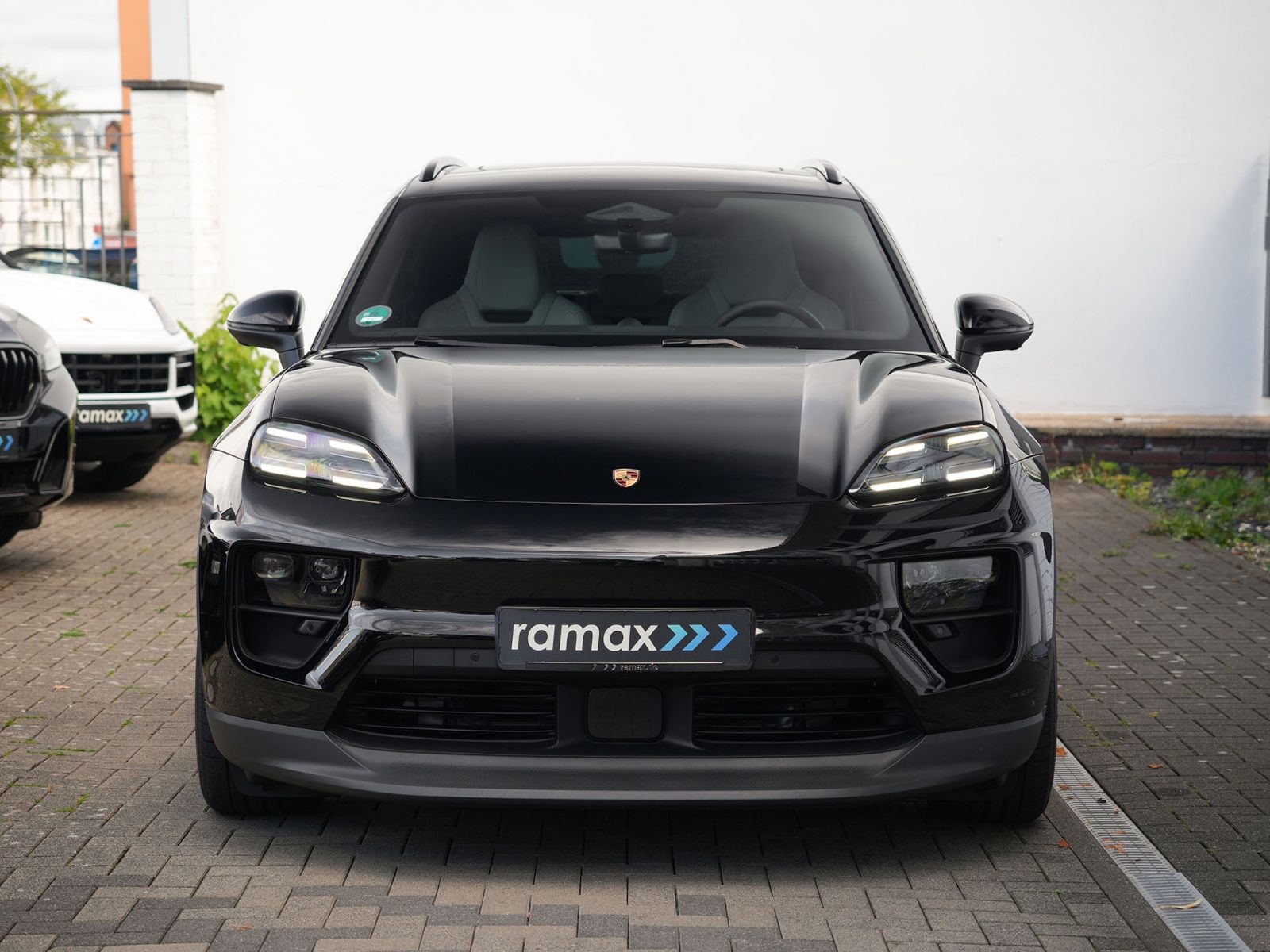 Porsche Macan 4 ACC-LUFTF.-PANO-BOSE-22"RS-LEDER KREIDE