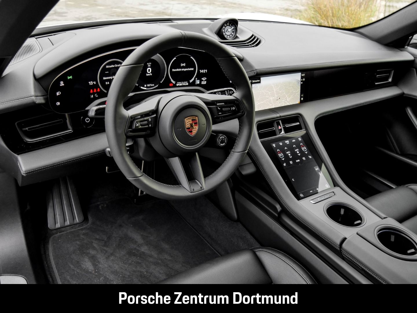 Porsche Taycan 4S Cross Turismo Head-Up Surround-View