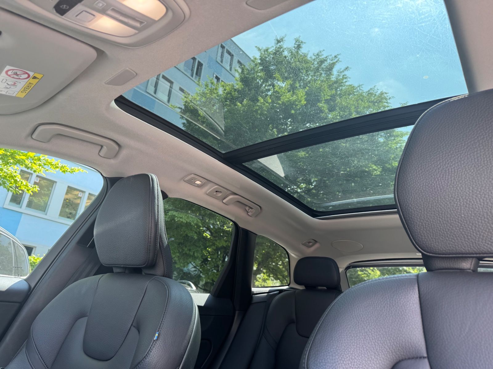 Volvo XC60 Ultimate AWD - Samsaru's Car Outlet