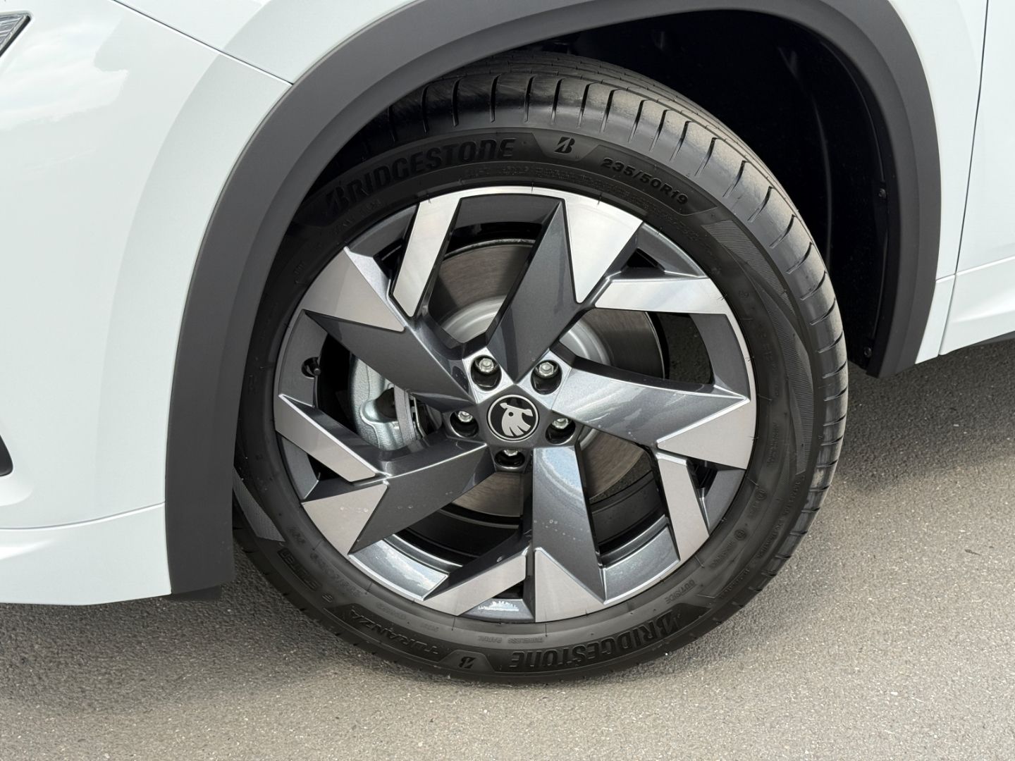 Skoda Kodiaq II 1.5 TSI iV DSG Sportline AHK Navi DCC