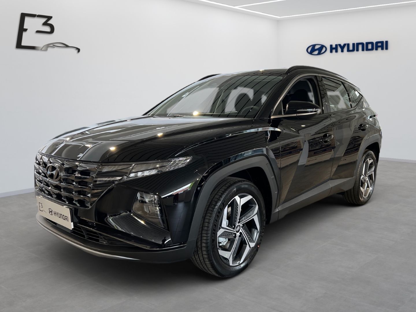 Hyundai Tucson Plug-in-Hybrid - Samsaru's Car Outlet