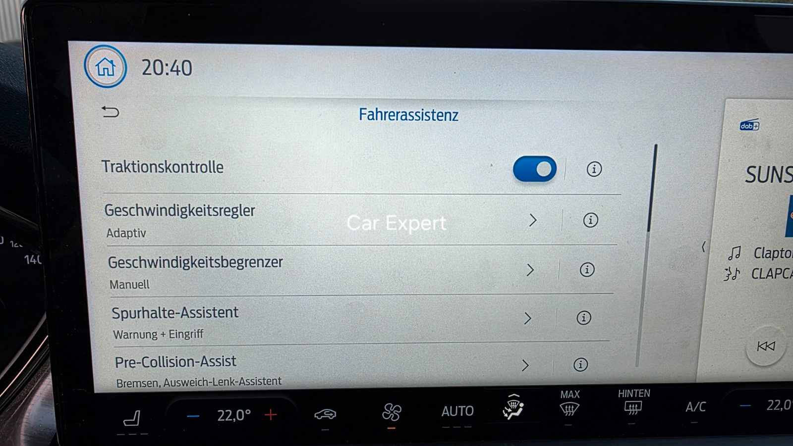 Ford Focus TurnierTitanium,1Hand,8xAlu,Scheckheft,LED