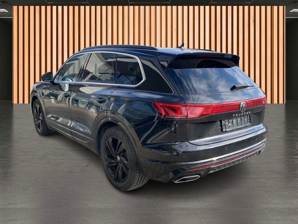 Volkswagen Touareg 3.0 TDI 4Motion R-Line - Samsaru's Car Outlet