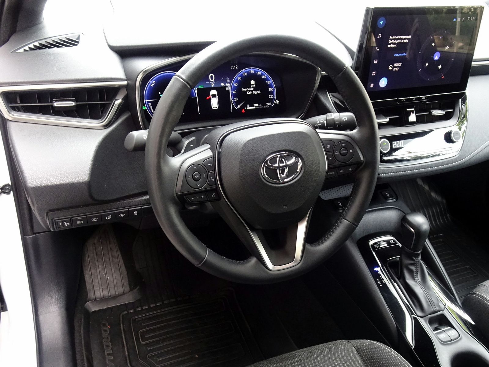 Toyota Corolla Touring Sports 2.0 Hybrid Business - Samsaru's Car Outlet