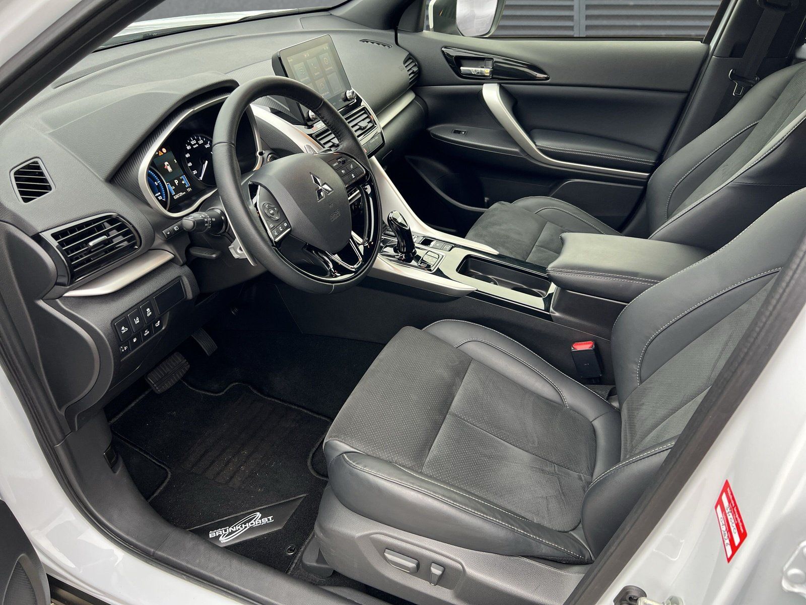Mitsubishi Eclipse Cross Plug-In Hybrid PHEV Plus Select GJ