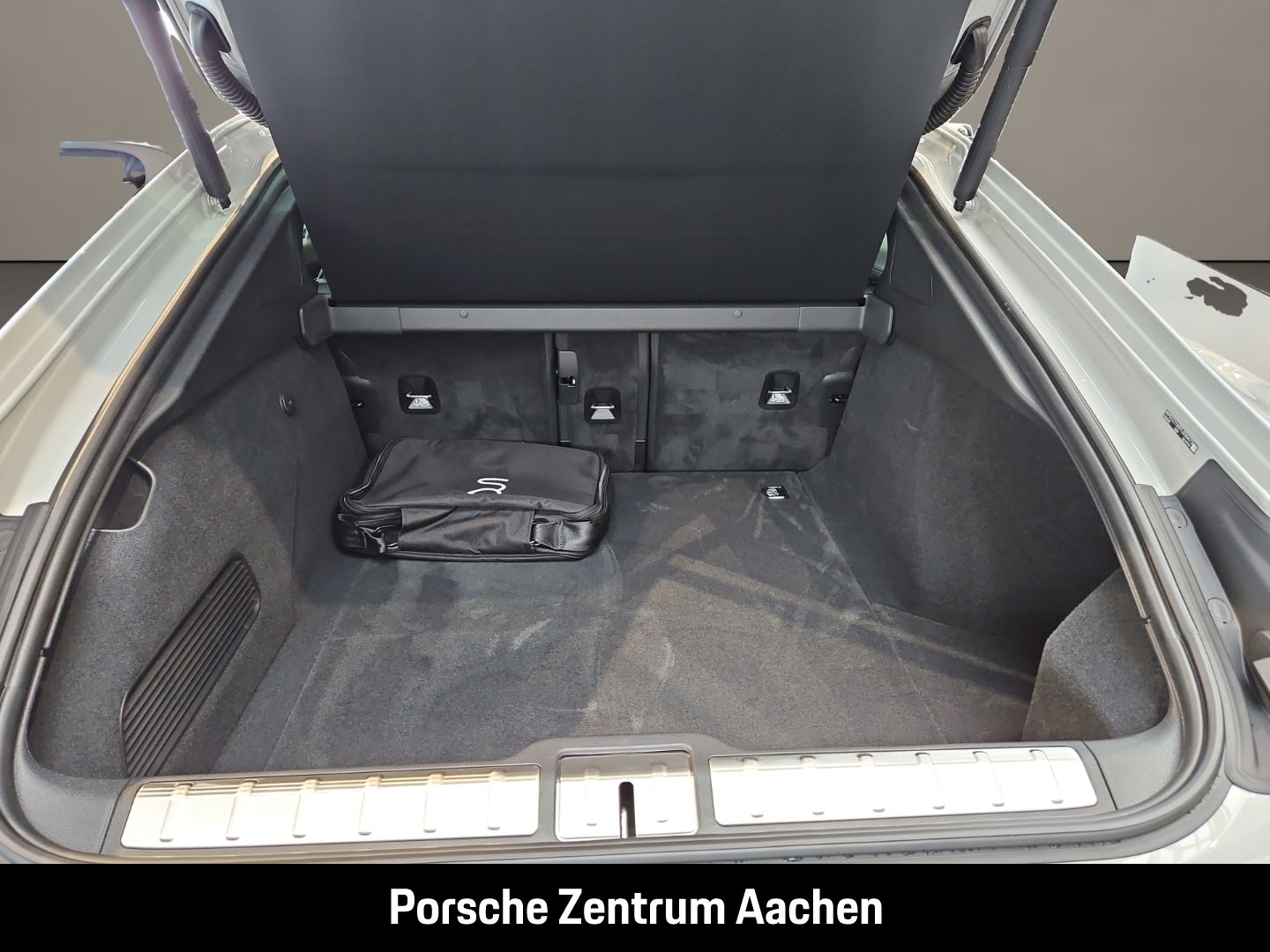 Porsche Panamera 4 E-Hybrid HA-Lenkung HeadUp Sportabgas
