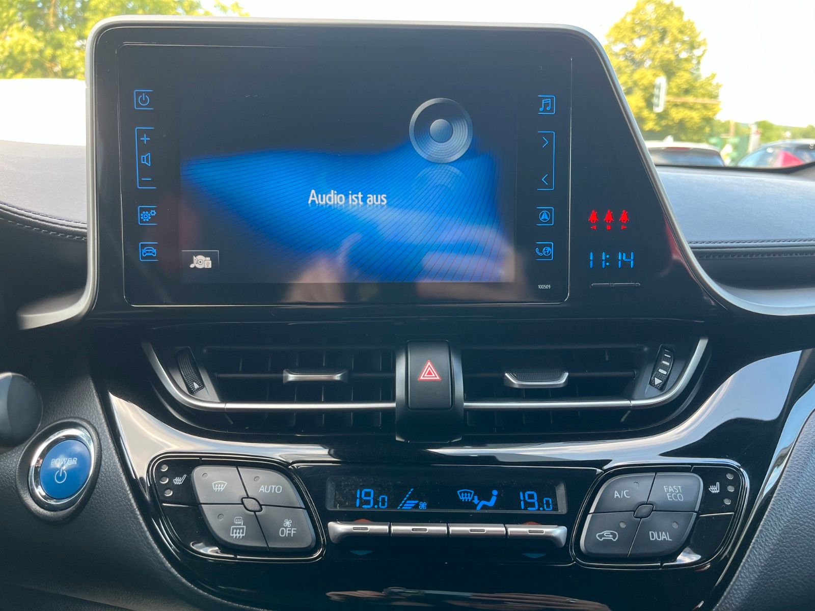 Toyota C-HR Hybrid - Samsaru's Car Outlet