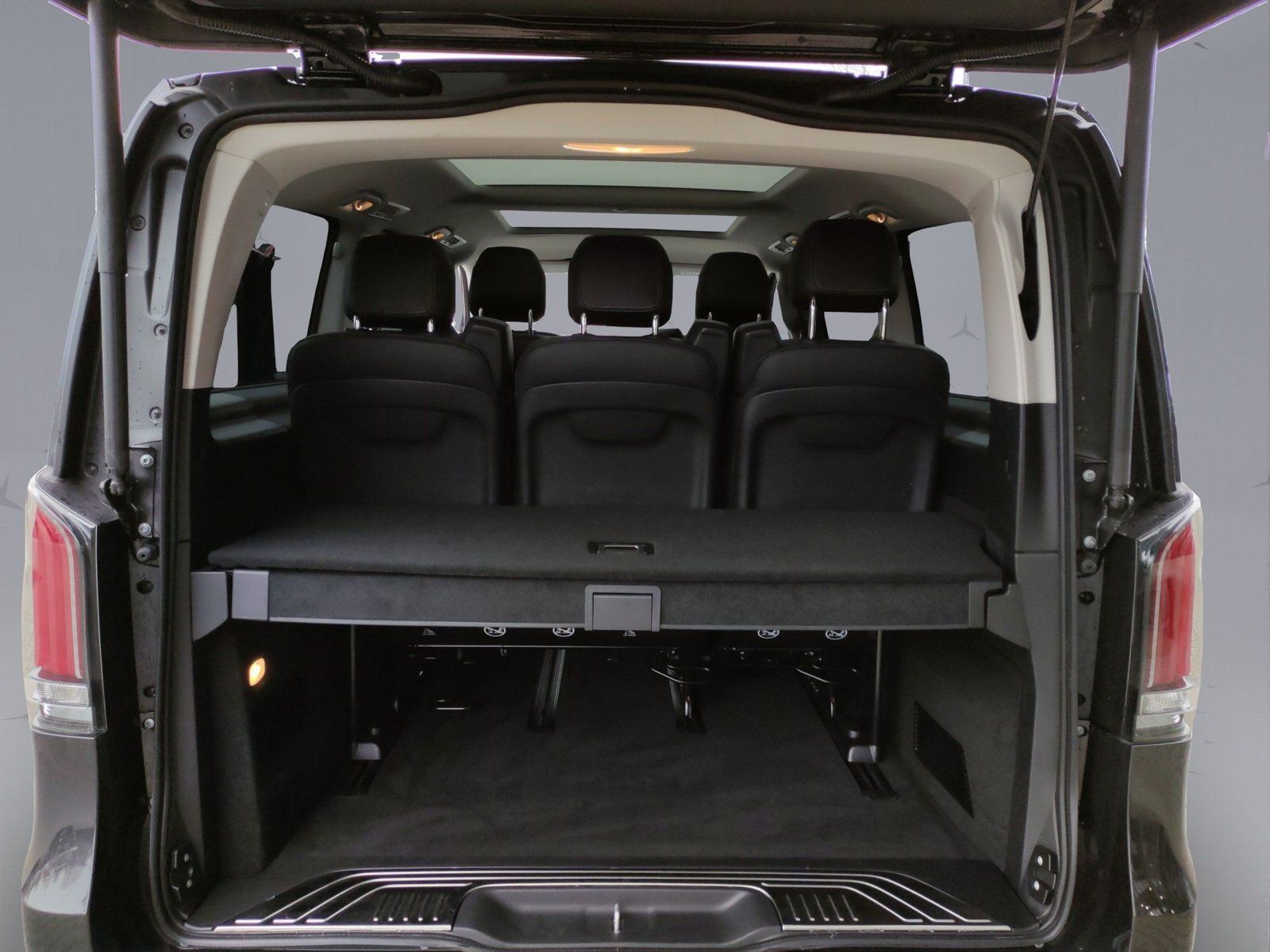 Mercedes-Benz V 250 d 4M AVANTGARDE - Samsaru's Car Outlet