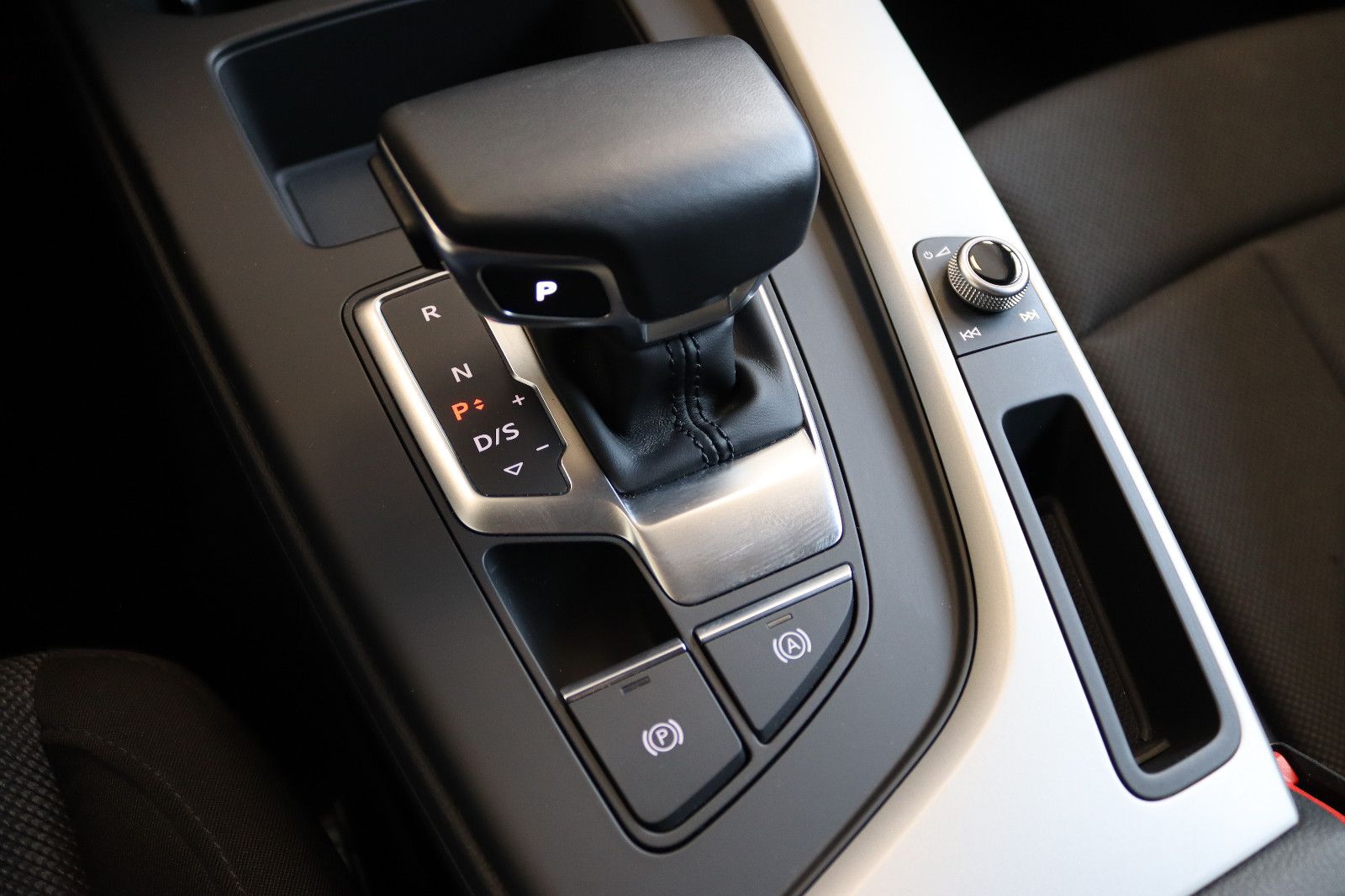 Audi A4 Avant 35TDI S-Tronic S line - Samsaru's Car Outlet