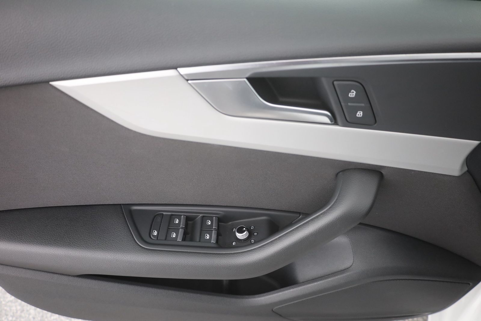 Audi A4 40 TDI Avant S-tronic - Samsaru's Car Outlet