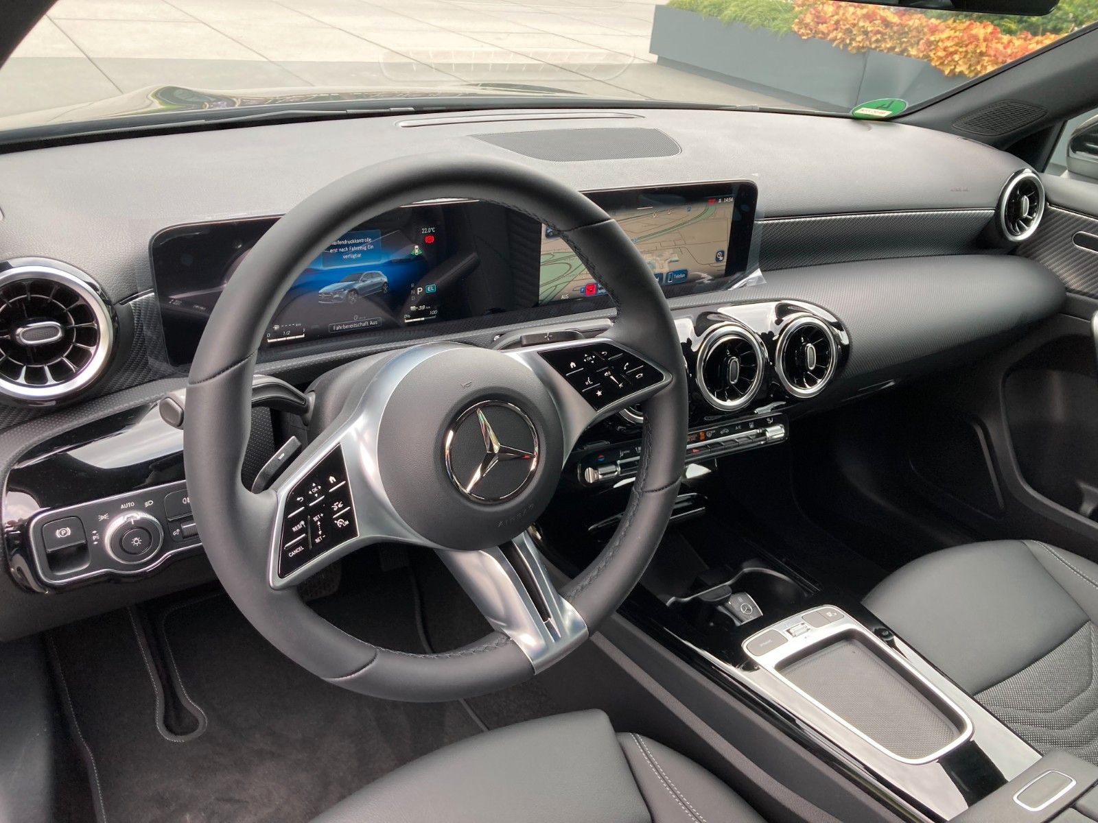Mercedes-Benz A 250 e - Samsaru's Car Outlet