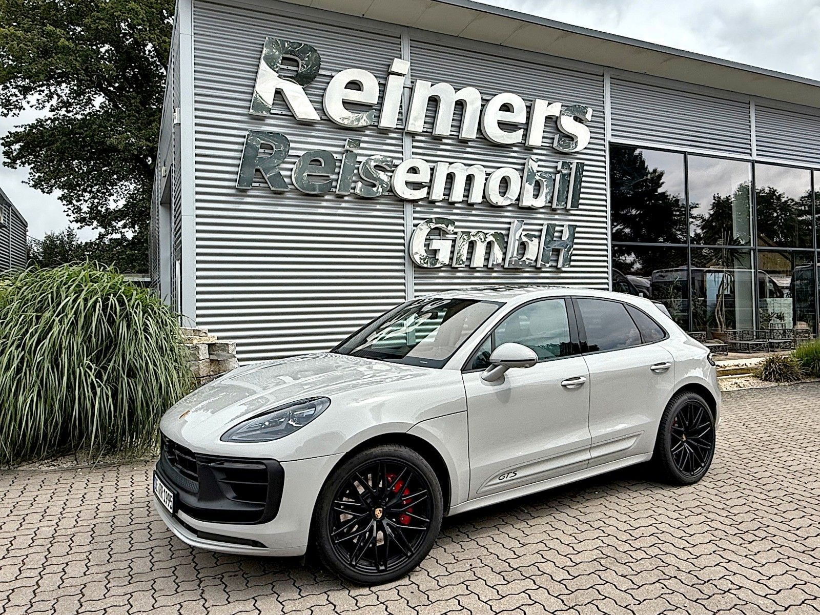Porsche Macan GTS - Samsaru's Car Outlet