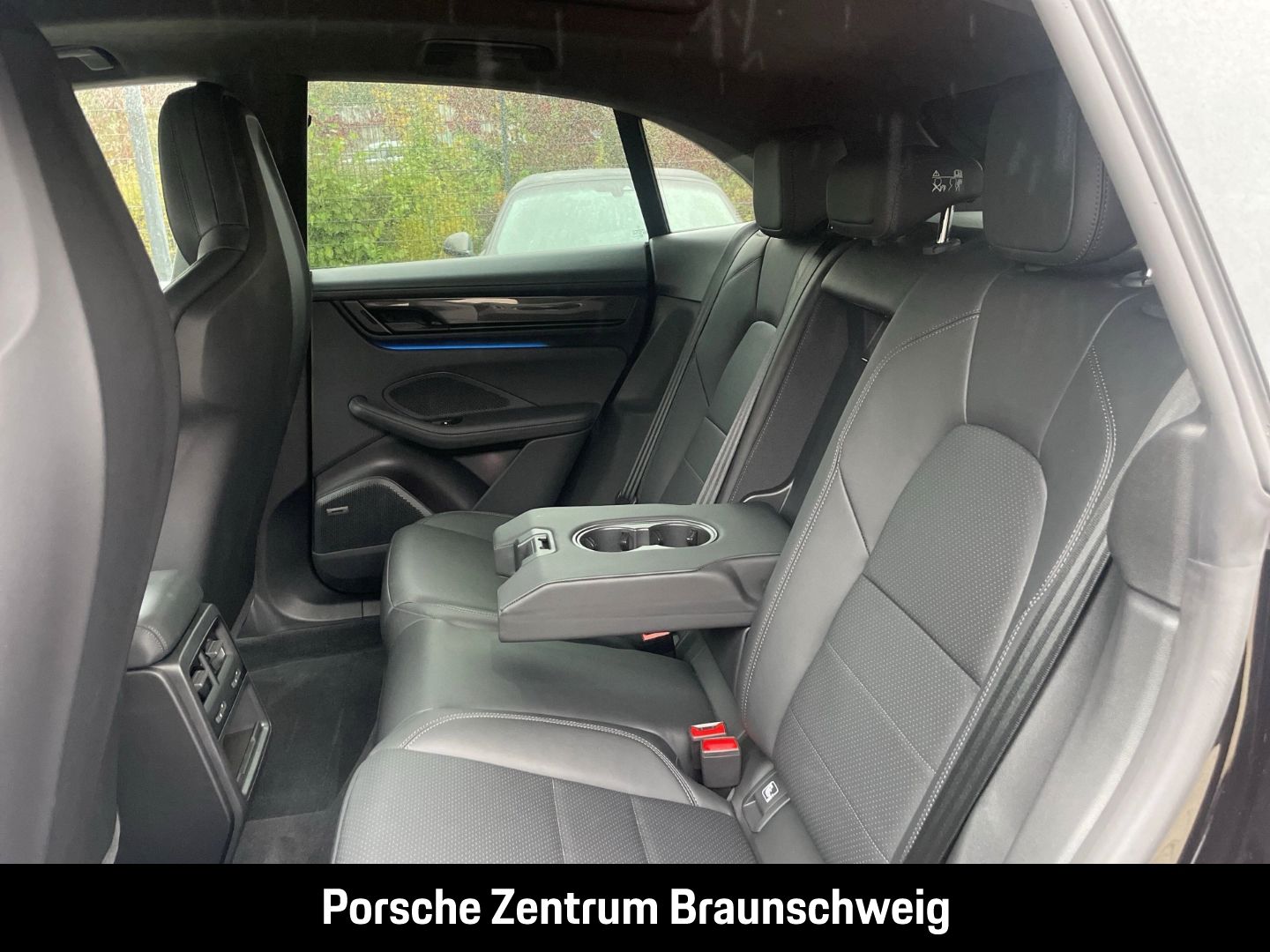 Porsche Macan Turbo BOSE Luftfederung Panoramadach LED