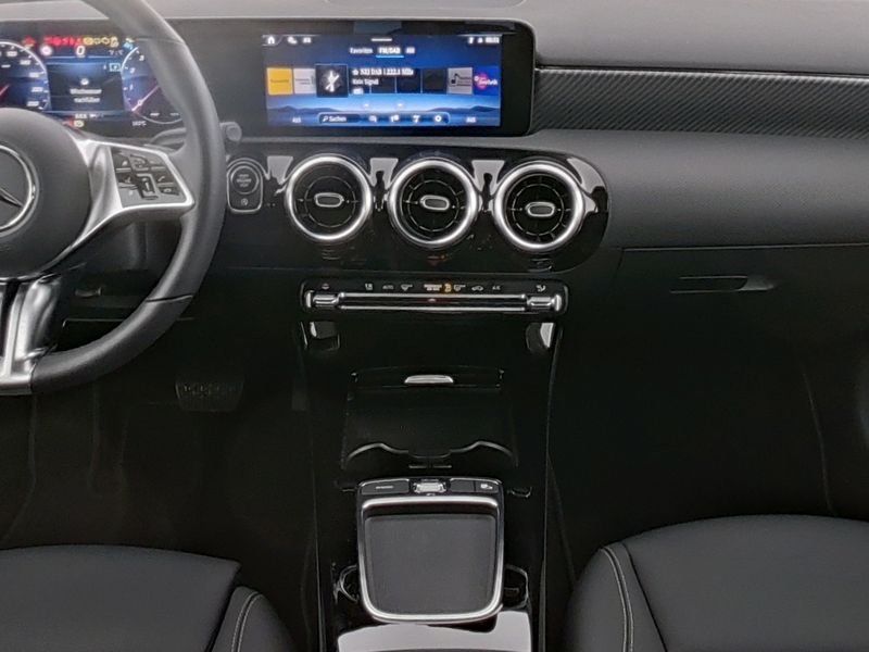 Mercedes-Benz A 180 Progressive - Samsaru's Car Outlet