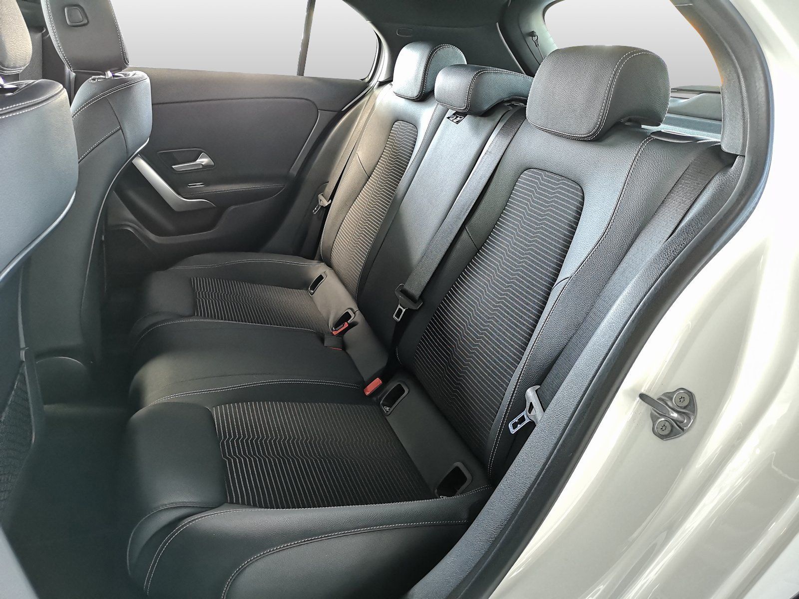 Mercedes-Benz A 180 Progressive - Samsaru's Car Outlet