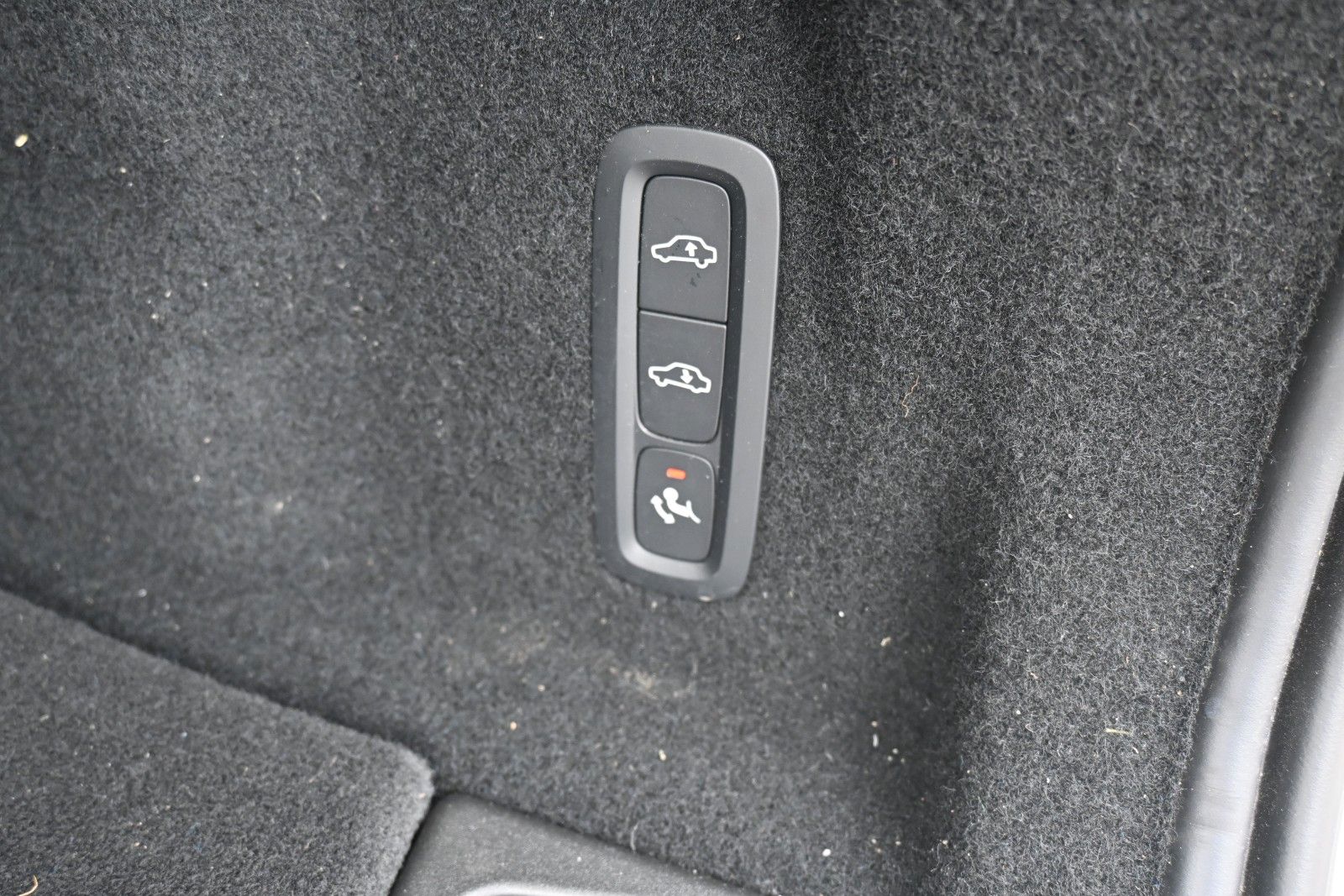 Volvo XC60 T8 PHEV Ultimate Dark*LUFT*360°*ACC*AHK*