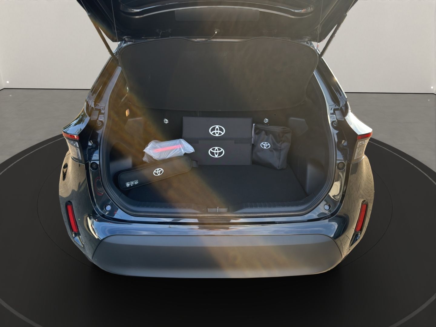 Toyota Yaris Cross Hybrid Teamplayer+WINTER+GJ-REIFEN !