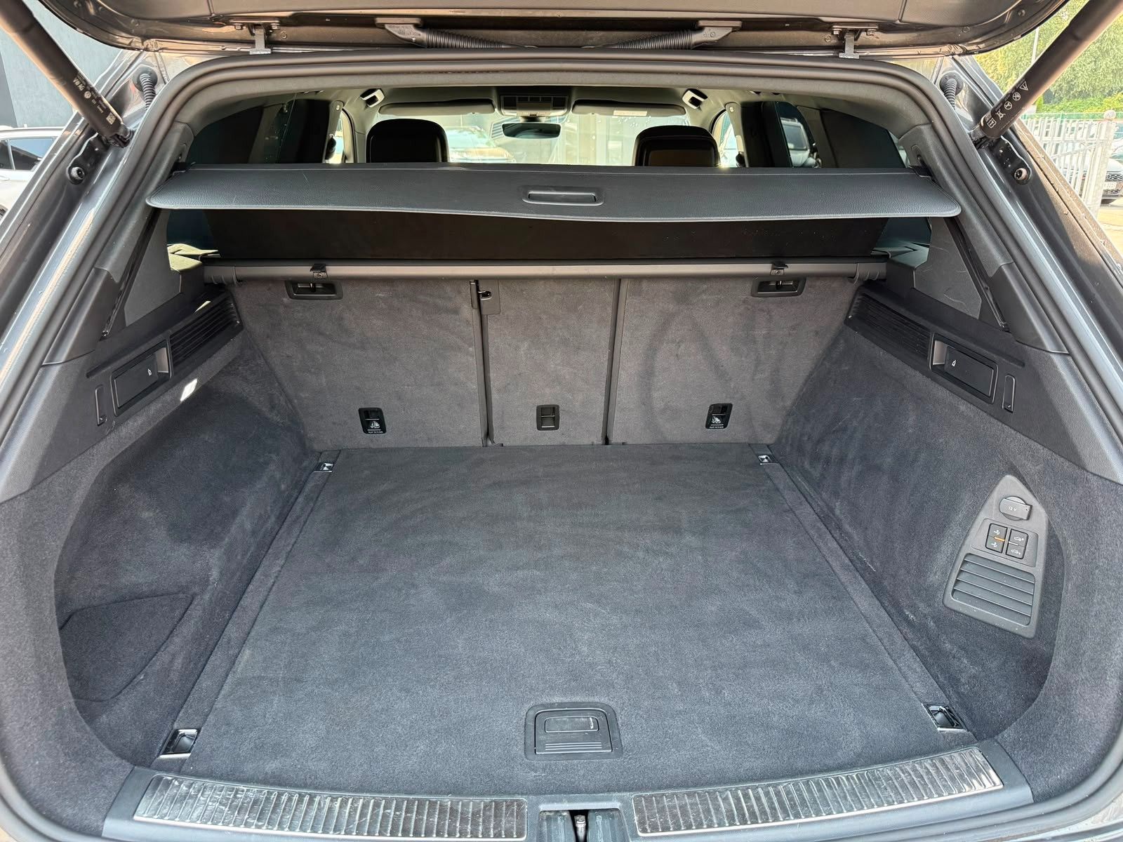 Volkswagen Touareg R-Line 4M MATRIX*LEDER*AHK*LUFT*360°