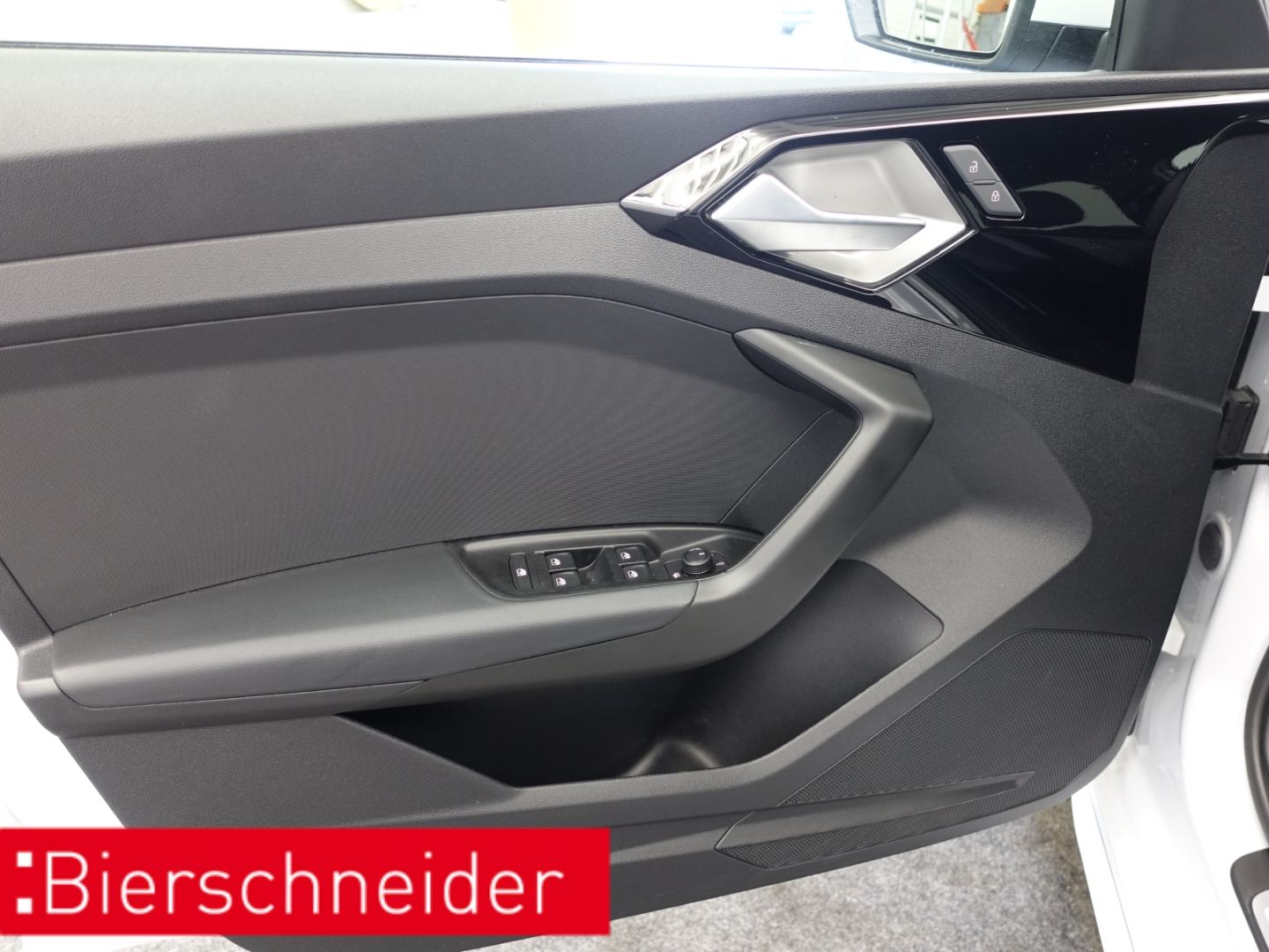 Audi A1 Sportback 25 TFSI S tronic line - Samsaru's Car Outlet