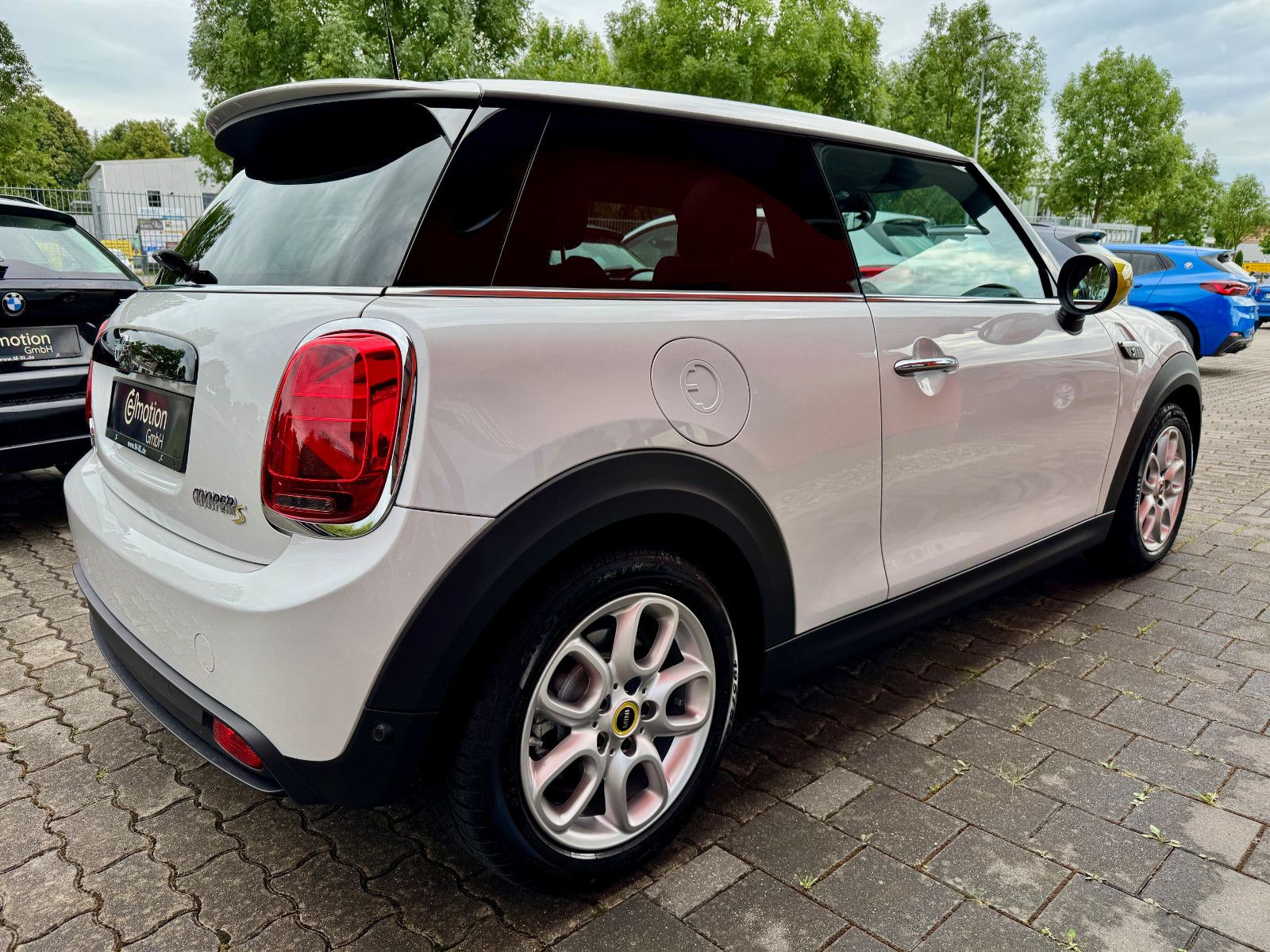 MINI COOPER SE Electric - Samsaru's Car Outlet