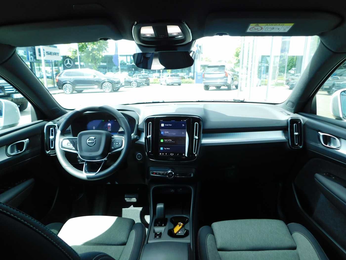 Volvo XC40 B4 Core - Samsaru's Car Outlet