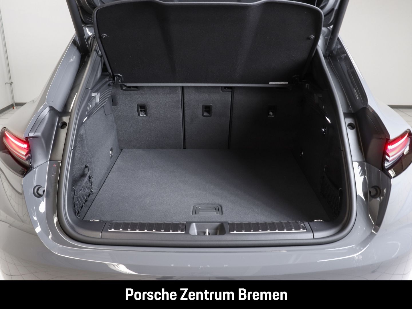 Porsche Macan 4S - Samsaru's Car Outlet
