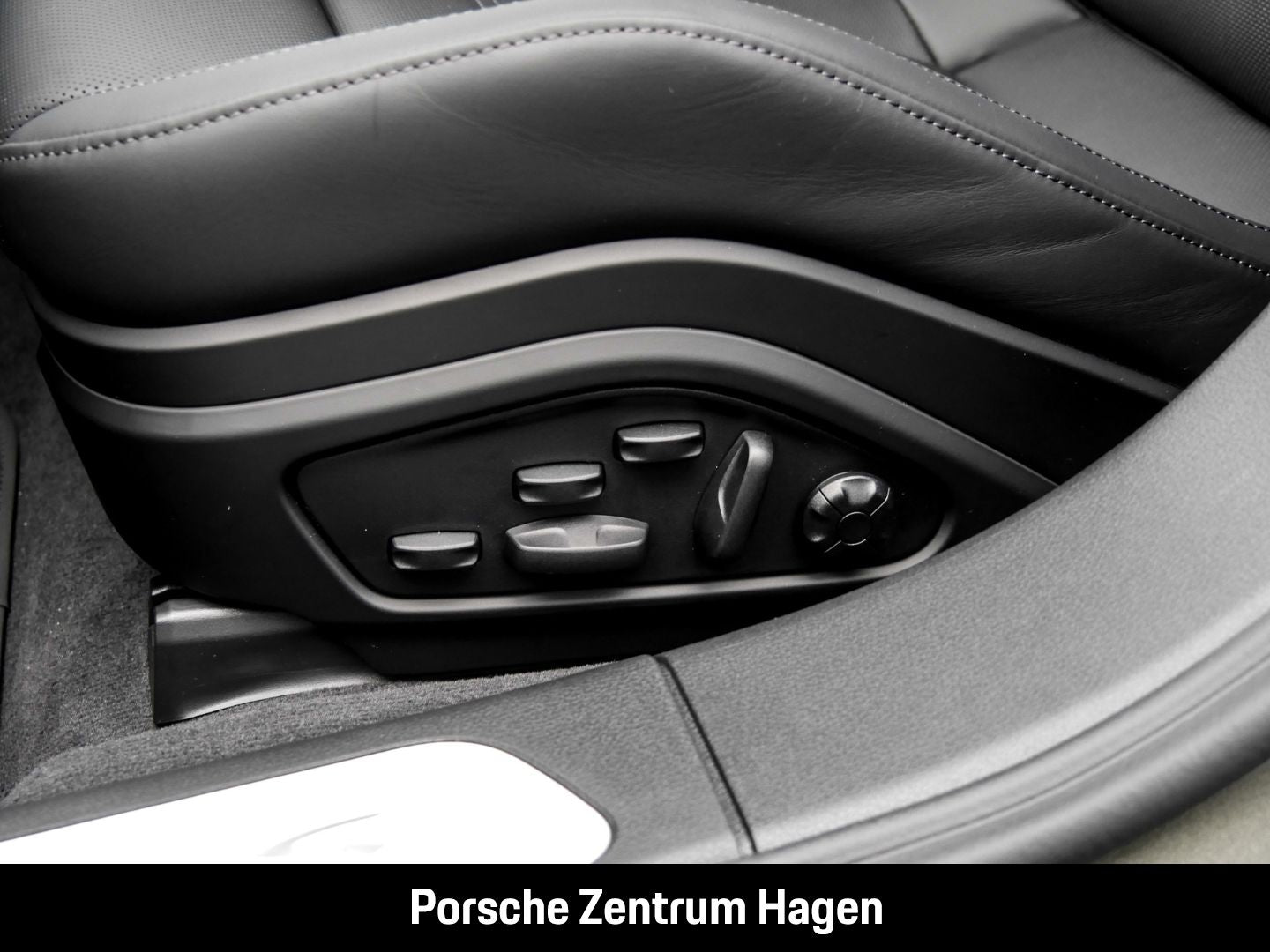 Porsche Panamera 4S E-Hybrid Sportabgasanlage HA-Lenkung