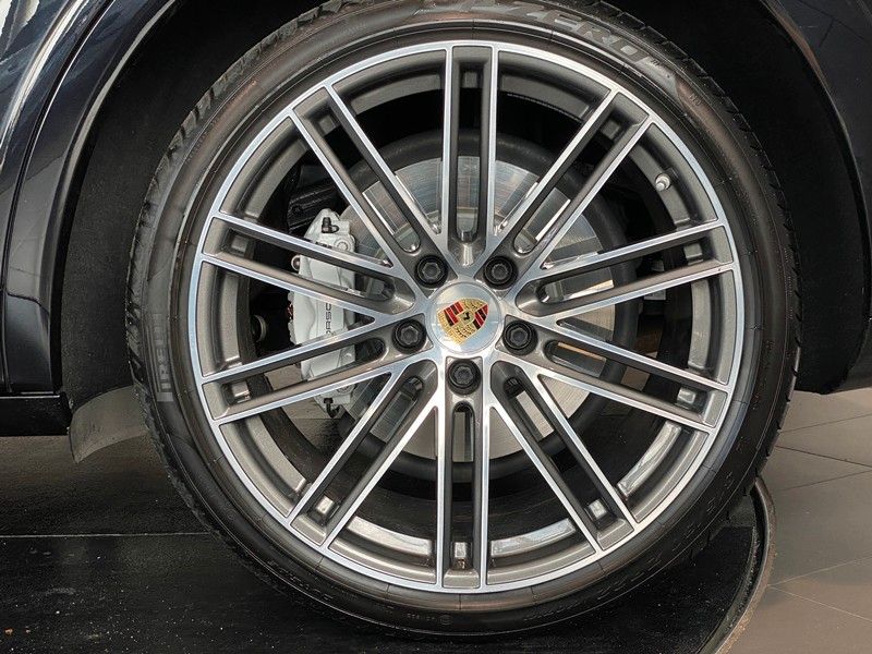 Porsche Cayenne Turbo SportDesign Sbel Carbon InnoD. AHK