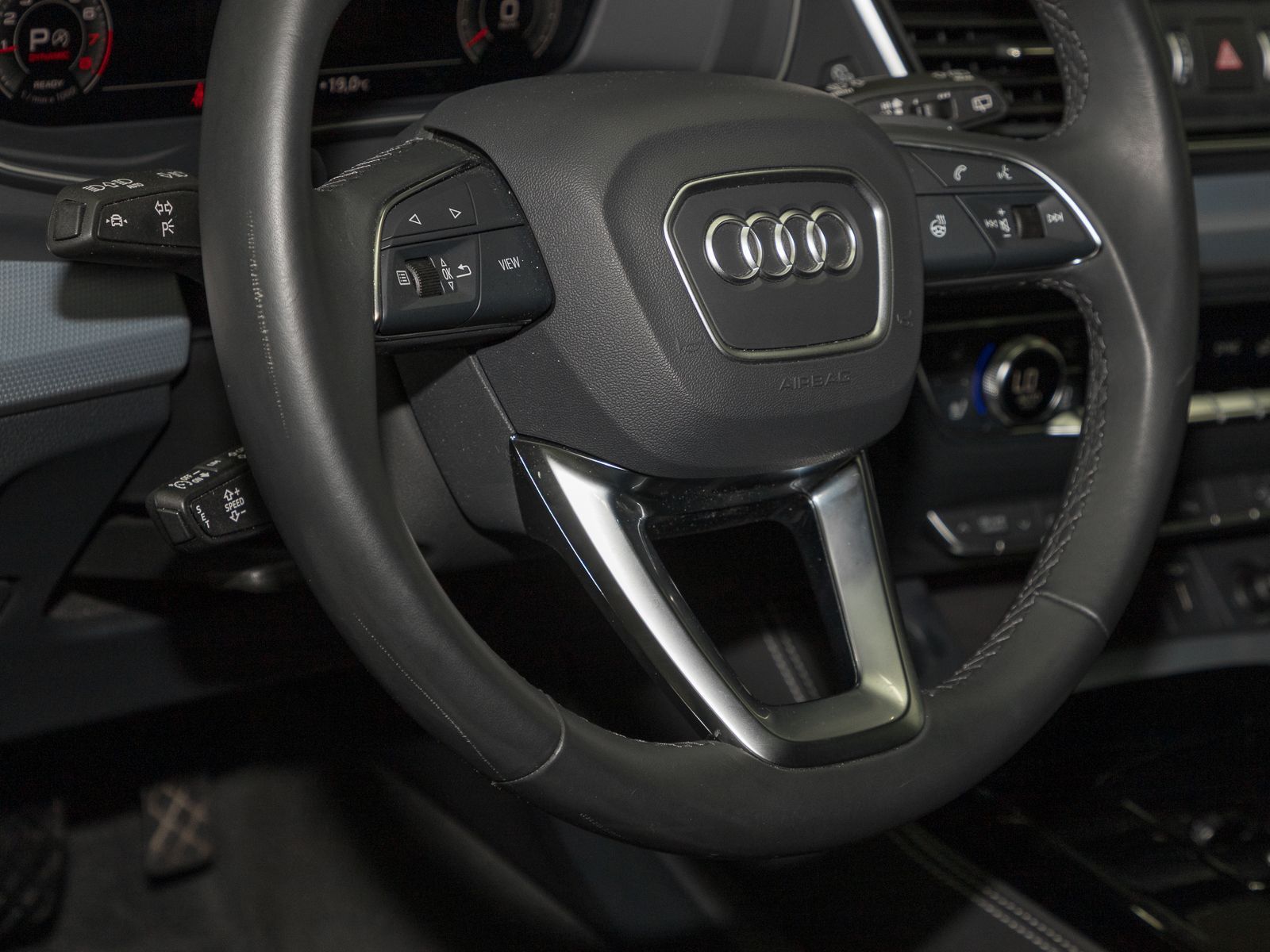 Audi Q5 Sportback 45 TFSI Q S LINE - Samsaru's Car Outlet
