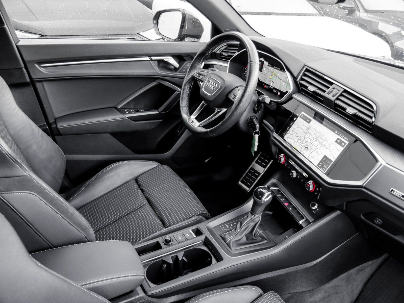 Audi Q3 35 S LINE BLACKPAK AHK CAM ACC ALU19 eKLAPPE