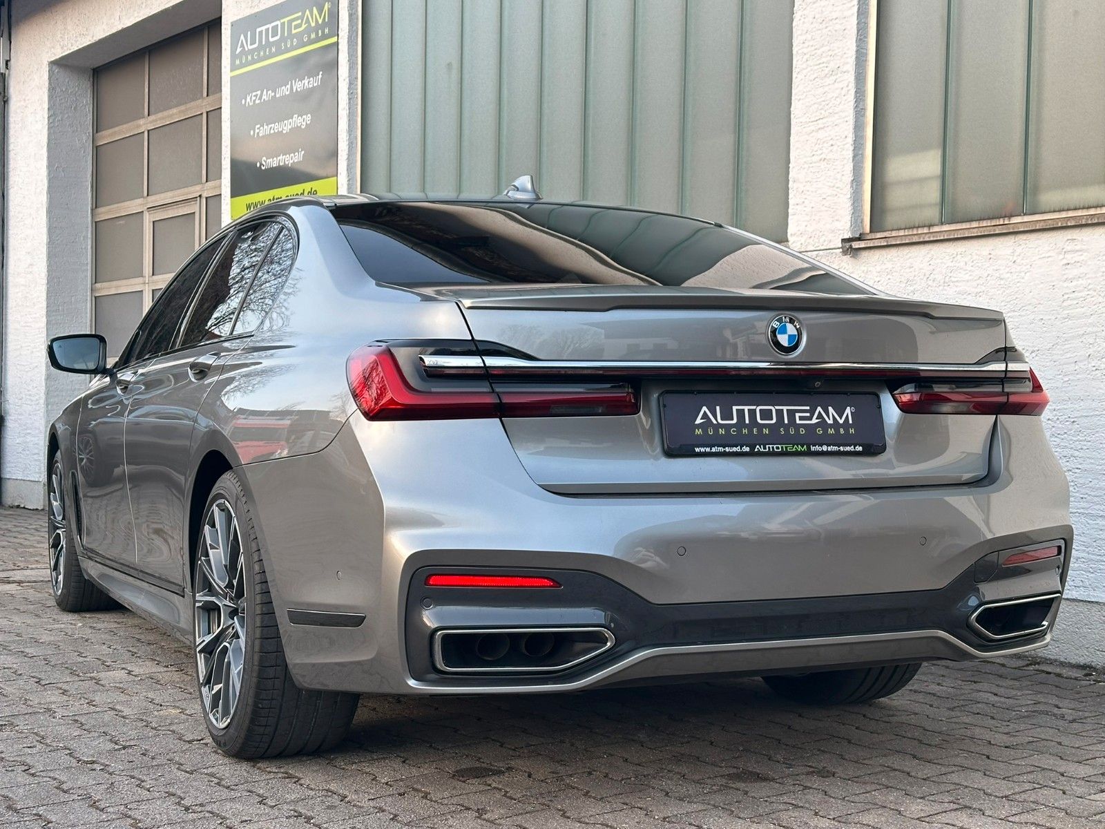 BMW 750i xDrive*M Sport*20 Zoll*Massage*Std Hzg*H/K*