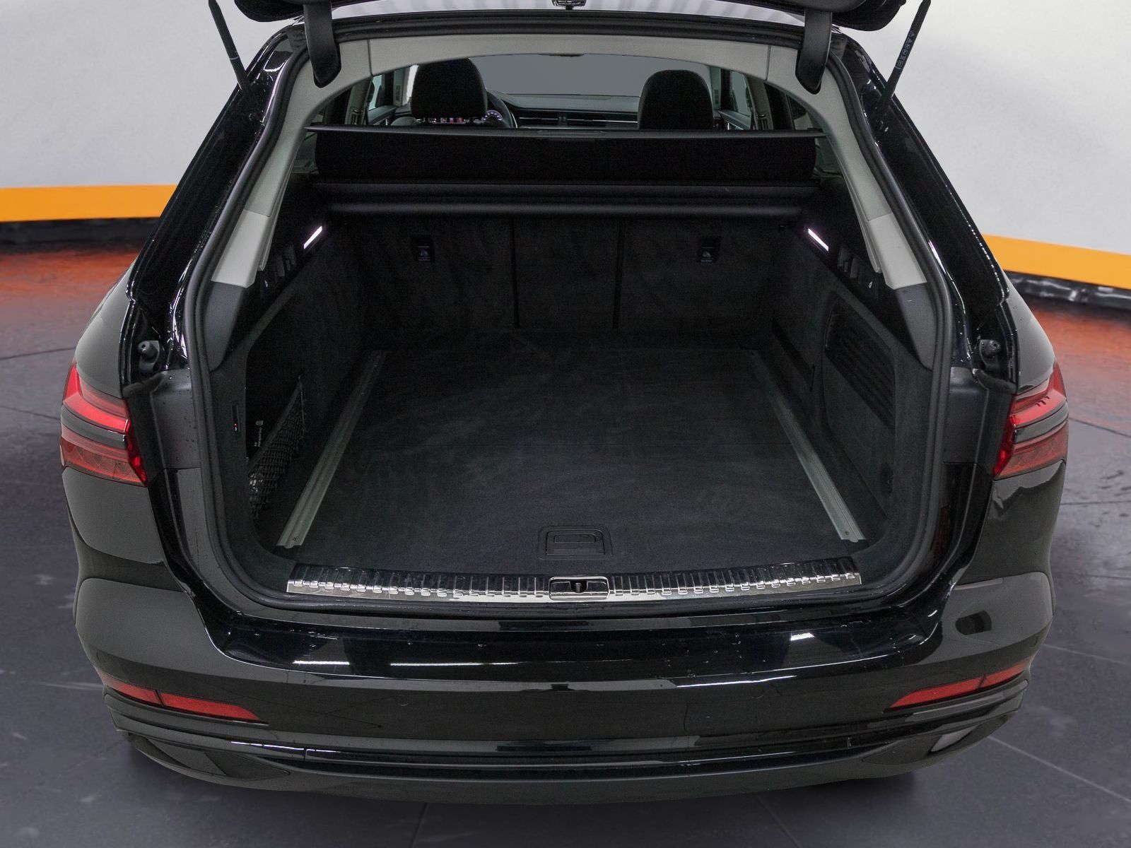 Audi A6 Avant 40 TDI Q S LINE - Samsaru's Car Outlet